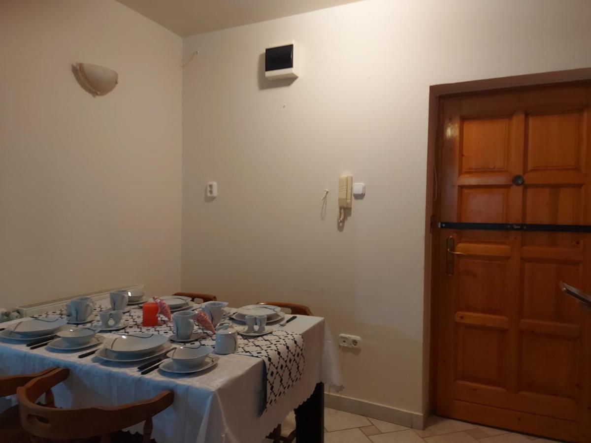 Lara Apartman 데브레첸 외부 사진