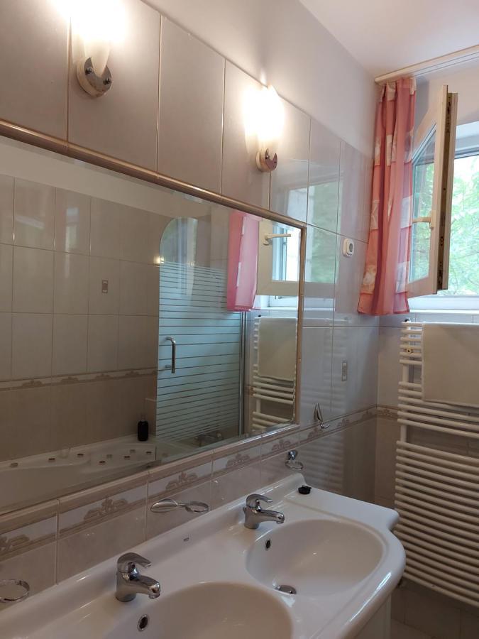 Lara Apartman 데브레첸 외부 사진